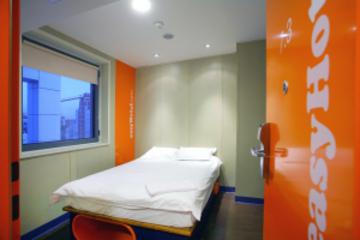 Easyhotel Hotel *